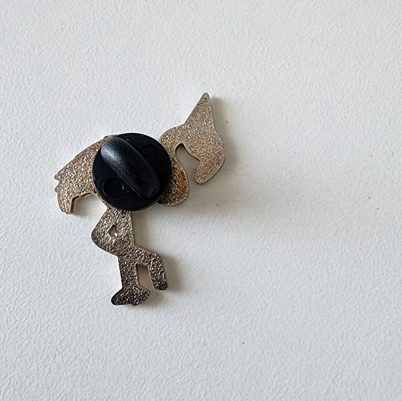 Birthday Flamingo pin - Picture 2 of 3